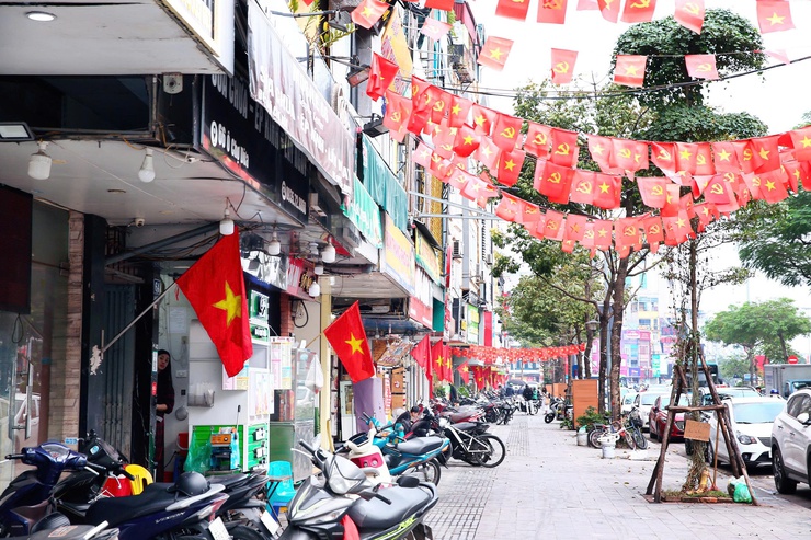 Không khí rực rỡ cờ hoa trên địa bàn Phường Ô Chợ Dừa chào mừng Đại hội đại biểu toàn quốc lần thứ XIV của Đảng - Ảnh 12.