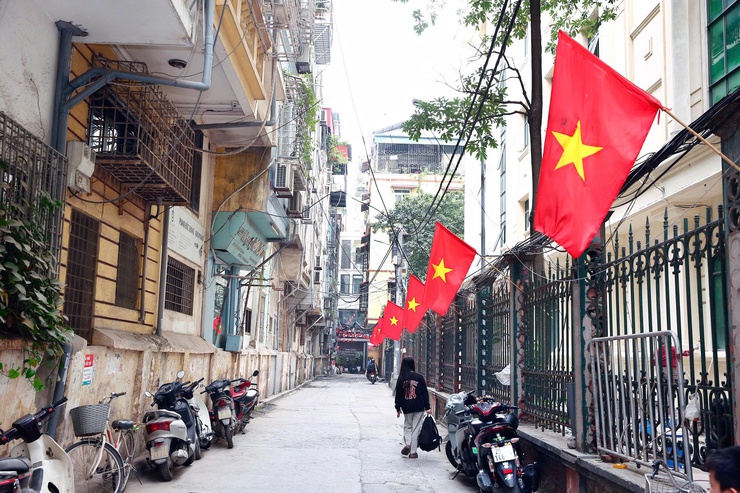 Không khí rực rỡ cờ hoa trên địa bàn Phường Ô Chợ Dừa chào mừng Đại hội đại biểu toàn quốc lần thứ XIV của Đảng - Ảnh 13.