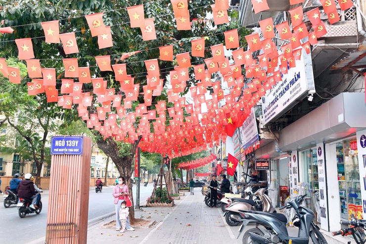 Không khí rực rỡ cờ hoa trên địa bàn Phường Ô Chợ Dừa chào mừng Đại hội đại biểu toàn quốc lần thứ XIV của Đảng - Ảnh 21.