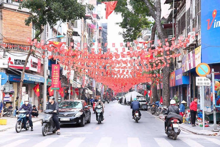 Không khí rực rỡ cờ hoa trên địa bàn Phường Ô Chợ Dừa chào mừng Đại hội đại biểu toàn quốc lần thứ XIV của Đảng - Ảnh 29.