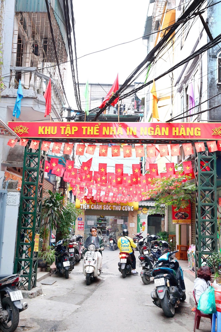 Không khí rực rỡ cờ hoa trên địa bàn Phường Ô Chợ Dừa chào mừng Đại hội đại biểu toàn quốc lần thứ XIV của Đảng - Ảnh 30.