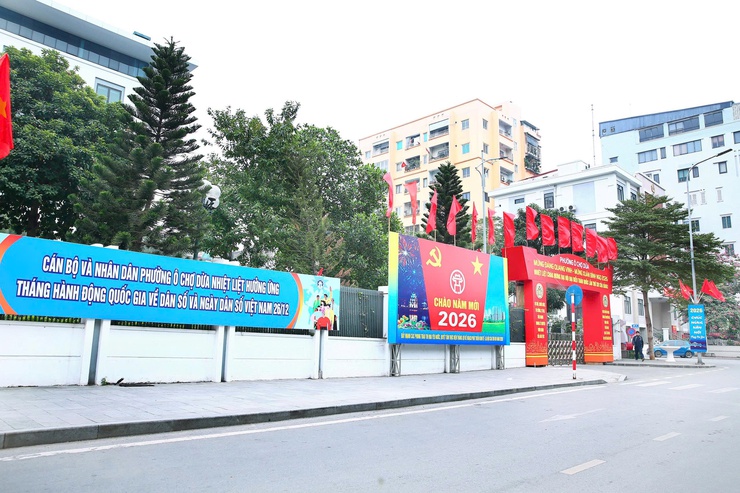 Không khí rực rỡ cờ hoa trên địa bàn Phường Ô Chợ Dừa chào mừng Đại hội đại biểu toàn quốc lần thứ XIV của Đảng - Ảnh 5.