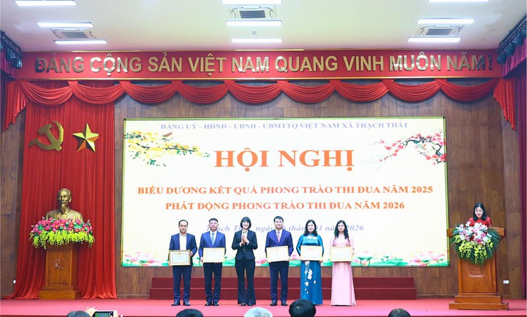 Đảng uỷ, HĐND, UBND, Uỷ ban MTTQ Việt Nam xã Thạch Thất tổng kết công tác thi đua, khen thưởng năm 2025; phát động phong trào thi đua năm 2026- Ảnh 3.