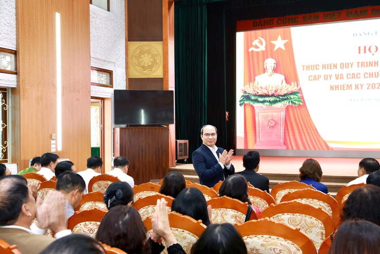 Đảng uỷ xã Thư Lâm tổ chức hội nghị thực hiện quy trình rà soát, bổ sung quy hoạch cấp uỷ và các chức danh lãnh đạo chủ chốt nhiệm kỳ 2025-2030, 2026-2031
- Ảnh 3.