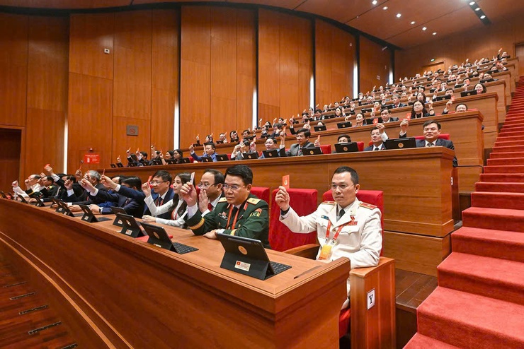 ĐẠI HỘI ĐẠI BIỂU TOÀN QUỐC LẦN THỨ XIV CỦA ĐẢNG BƯỚC VÀO NGÀY LÀM VIỆC ĐẦU TIÊN- Ảnh 4.