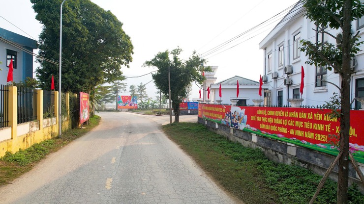 Xã Yên Xuân rực rỡ cờ hoa chào mừng Đại hội Đại biểu toàn quốc lần thứ XIV của Đảng- Ảnh 7.