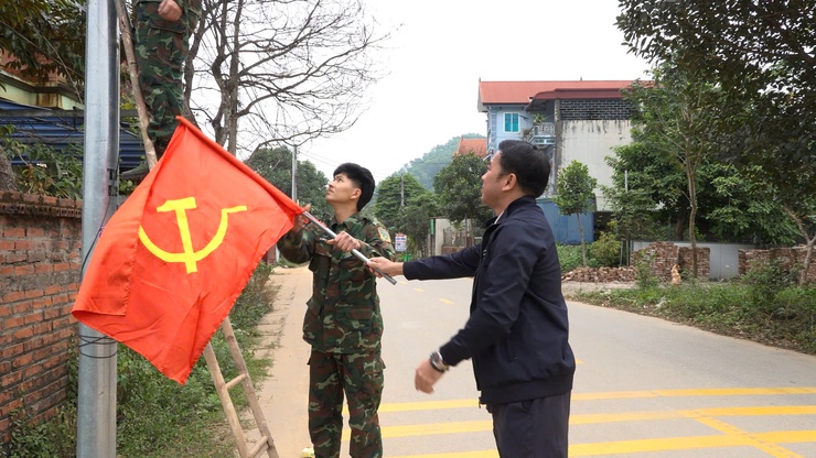 Xã Yên Xuân rực rỡ cờ hoa chào mừng Đại hội Đại biểu toàn quốc lần thứ XIV của Đảng- Ảnh 2.