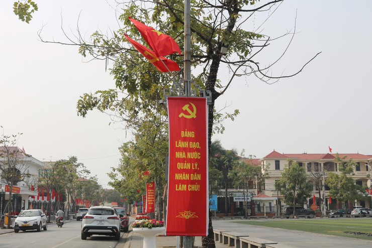 Xã Quốc Oai rực rỡ trang hoàng, sôi nổi thi đua chào mừng Đại hội đại biểu toàn quốc lần thứ XIV của Đảng- Ảnh 6.