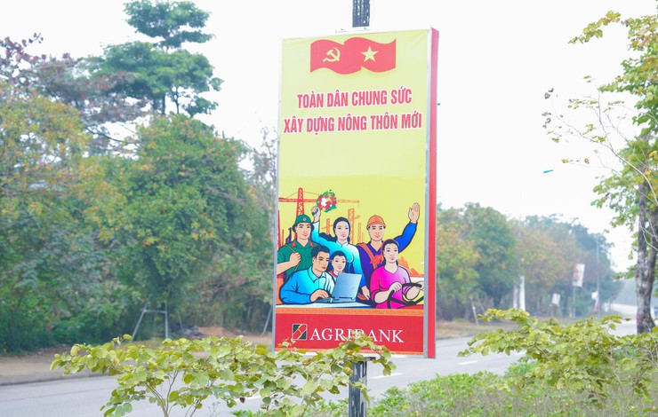 AGRIBANK QUỐC OAI TRAO TẶNG 85 BIỂN TUYÊN TRUYỀN CỔ ĐỘNG TRỰC QUAN- Ảnh 8.