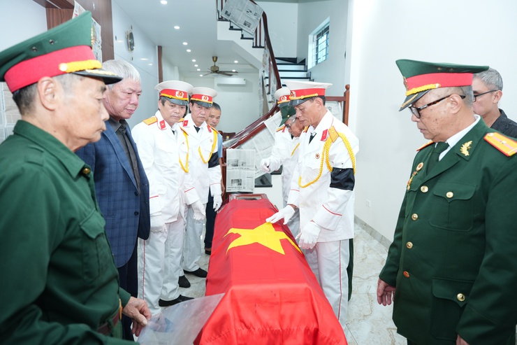 Các đồng chí lãnh đạo xã Phù Đổng viếng Lễ tang Mẹ Việt Nam Anh hùng Dương Thị Giót- Ảnh 3.