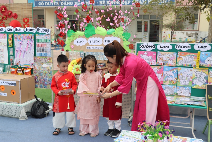Hội chợ Xuân 2026: Nơi mùa xuân bắt đầu từ nụ cười trẻ thơ Hồng Thái- Ảnh 8.