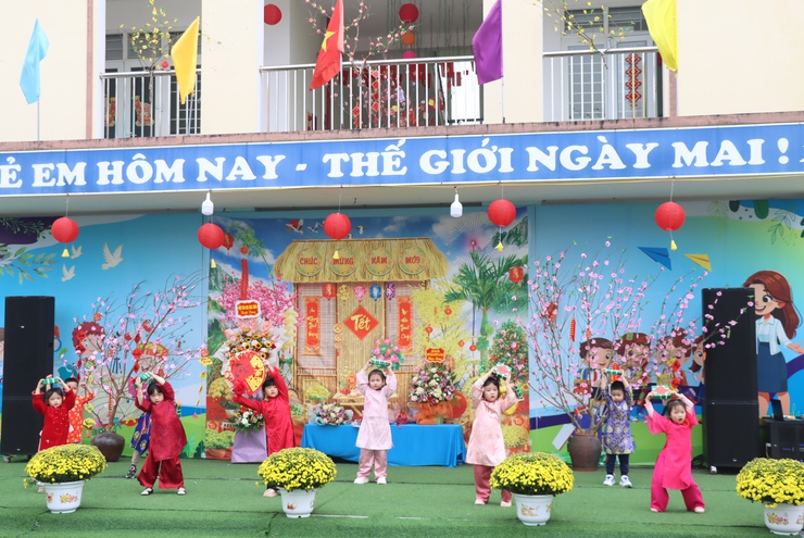 Hội chợ Xuân 2026: Nơi mùa xuân bắt đầu từ nụ cười trẻ thơ Hồng Thái- Ảnh 3.