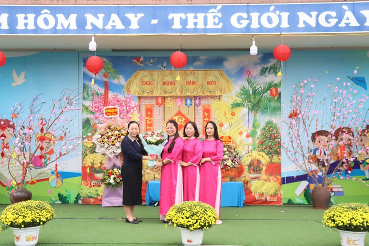 Hội chợ Xuân 2026: Nơi mùa xuân bắt đầu từ nụ cười trẻ thơ Hồng Thái- Ảnh 1.