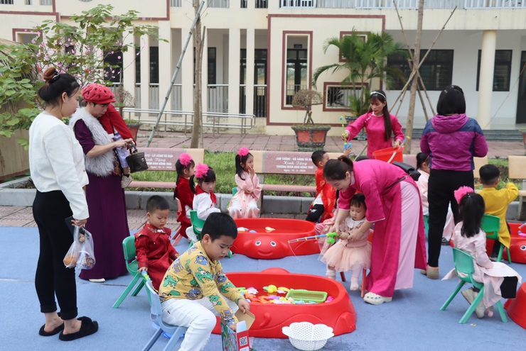 Hội chợ Xuân 2026: Nơi mùa xuân bắt đầu từ nụ cười trẻ thơ Hồng Thái- Ảnh 9.