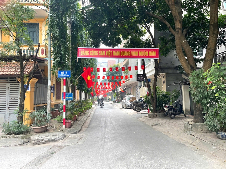  Phường Từ Liêm rực rỡ  cờ hoa chào mừng Đại hội đại biểu toàn quốc lần thứ XIV của Đảng- Ảnh 4.