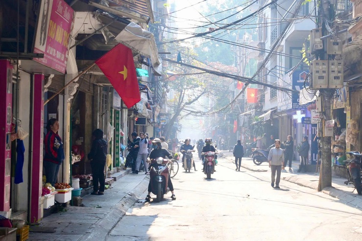 Phường Hồng Hà ra quân xóa bỏ chợ tạm, chợ cóc, lập lại trật tự đô thị- Ảnh 9.