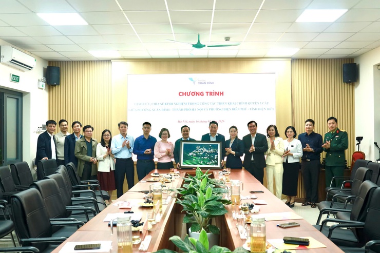 Thắt chặt quan hệ hợp tác giữa phường Xuân Đỉnh (Hà Nội) và phường Điện Biên (tỉnh Điện Biên)- Ảnh 1.