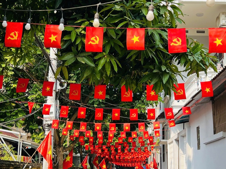 TDP SỐ 6 PHƯỜNG ĐÔNG NGẠC TRANG HOÀNG RỰC RỠ CHÀO MỪNG ĐẠI HỘI ĐẠI BIỂU TOÀN QUỐC LẦN THỨ XIV CỦA ĐẢNG- Ảnh 9.