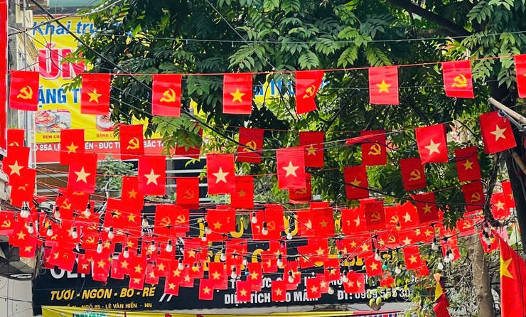 TDP SỐ 6 PHƯỜNG ĐÔNG NGẠC TRANG HOÀNG RỰC RỠ CHÀO MỪNG ĐẠI HỘI ĐẠI BIỂU TOÀN QUỐC LẦN THỨ XIV CỦA ĐẢNG- Ảnh 11.