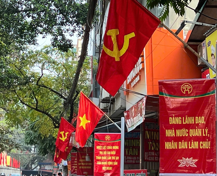 TDP SỐ 6 PHƯỜNG ĐÔNG NGẠC TRANG HOÀNG RỰC RỠ CHÀO MỪNG ĐẠI HỘI ĐẠI BIỂU TOÀN QUỐC LẦN THỨ XIV CỦA ĐẢNG- Ảnh 12.