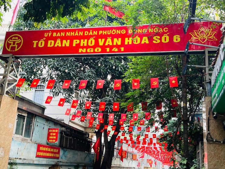 TDP SỐ 6 PHƯỜNG ĐÔNG NGẠC TRANG HOÀNG RỰC RỠ CHÀO MỪNG ĐẠI HỘI ĐẠI BIỂU TOÀN QUỐC LẦN THỨ XIV CỦA ĐẢNG- Ảnh 13.