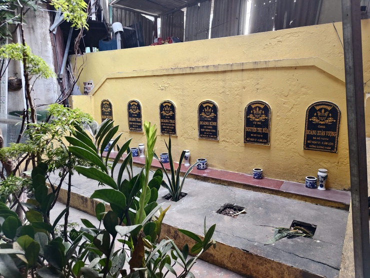 Phường Yên Hòa thực hiện di dời phần mộ thực hiện dự án đường Vành đai 2,5 - Ảnh 1.