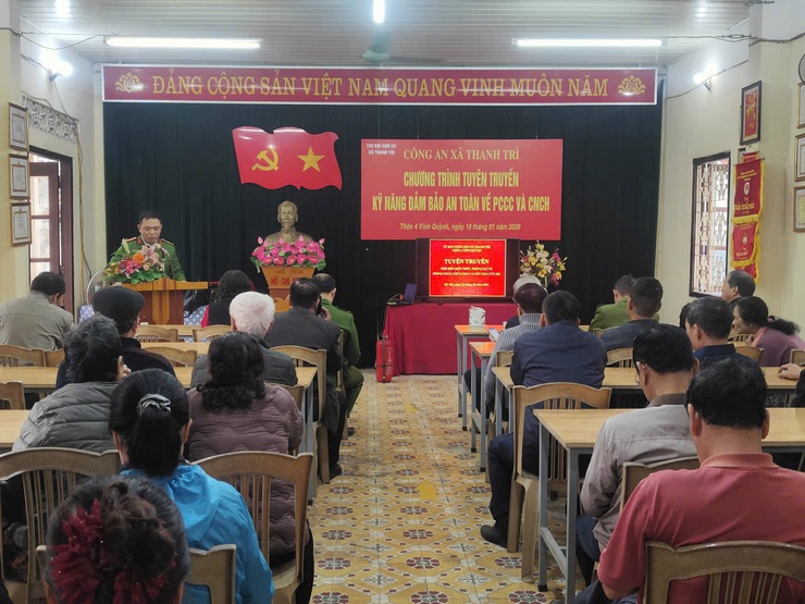 Thôn 4 Vĩnh Quỳnh phối hợp Công an xã tuyên truyền kỹ năng PCCC và CNCH- Ảnh 1.