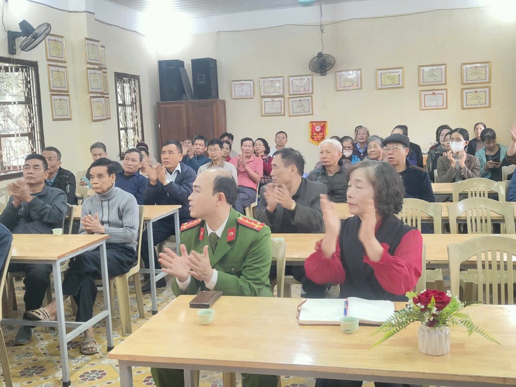 Thôn 4 Vĩnh Quỳnh phối hợp Công an xã tuyên truyền kỹ năng PCCC và CNCH- Ảnh 2.