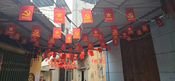 Xã Quốc Oai rực rỡ trang hoàng, sôi nổi thi đua chào mừng Đại hội đại biểu toàn quốc lần thứ XIV của Đảng- Ảnh 4.