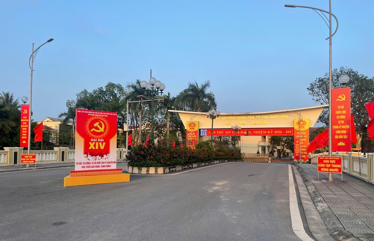 Xã Phú Xuyên rực rỡ cờ hoa chào mừng Đại hội XIV của Đảng- Ảnh 1.