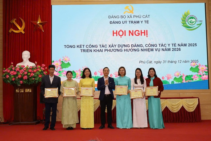 Hội nghị tổng kết công tác Đảng, công tác y tế năm 2025 và triển khai nhiệm vụ năm 2026 của Trạm Y tế xã Phú Cát- Ảnh 11.