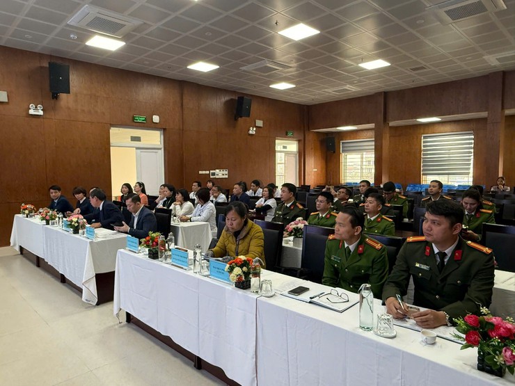 Triển khai Quy chế phối hợp giữa Công an phường Phúc Lợi và Bệnh viện Tâm thần Hà Nội: Tăng cường bảo đảm an ninh, an toàn tại cơ sở y tế- Ảnh 2.