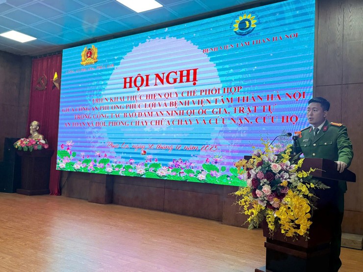 Triển khai Quy chế phối hợp giữa Công an phường Phúc Lợi và Bệnh viện Tâm thần Hà Nội: Tăng cường bảo đảm an ninh, an toàn tại cơ sở y tế- Ảnh 3.