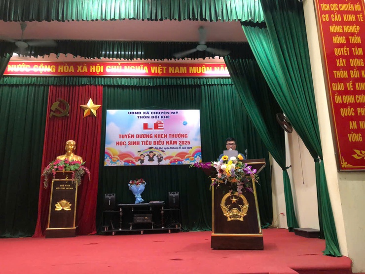 Thôn Bối Khê rộn ràng Lễ phát thưởng khuyến học ngày đầu năm mới Bính Ngọ 2026
- Ảnh 1.