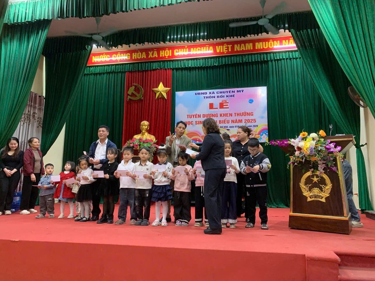 Thôn Bối Khê rộn ràng Lễ phát thưởng khuyến học ngày đầu năm mới Bính Ngọ 2026
- Ảnh 3.