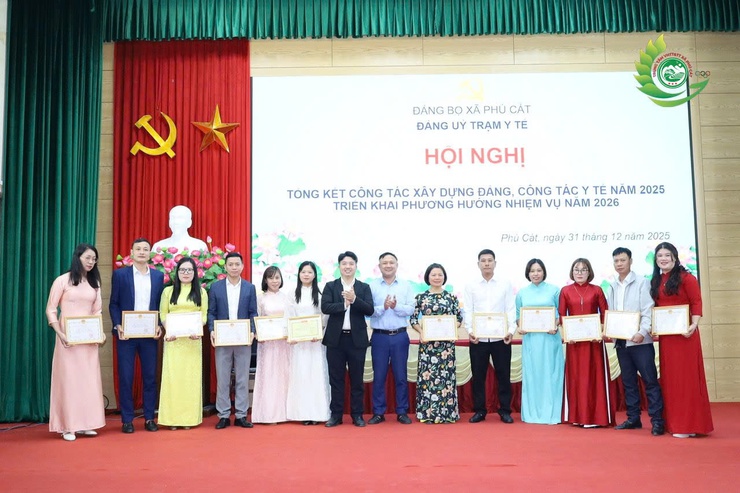 Hội nghị tổng kết công tác Đảng, công tác y tế năm 2025 và triển khai nhiệm vụ năm 2026 của Trạm Y tế xã Phú Cát- Ảnh 8.
