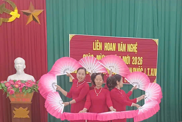 Ứng Hòa hỗ trợ 188,5 triệu đồng cho các thôn tổ chức   hoạt động văn hóa, văn nghệ chào năm mới 2026- Ảnh 21.