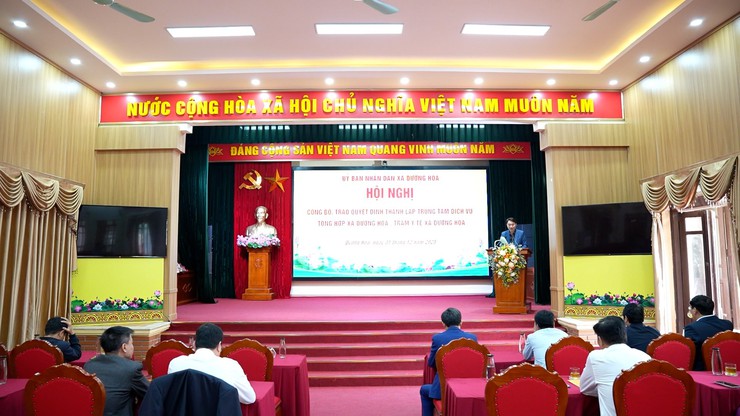 Hội nghị công bố Quyết định thành lập Trung tâm Dịch vụ tổng hợp  và Trạm Y tế xã Dương Hoà- Ảnh 1.