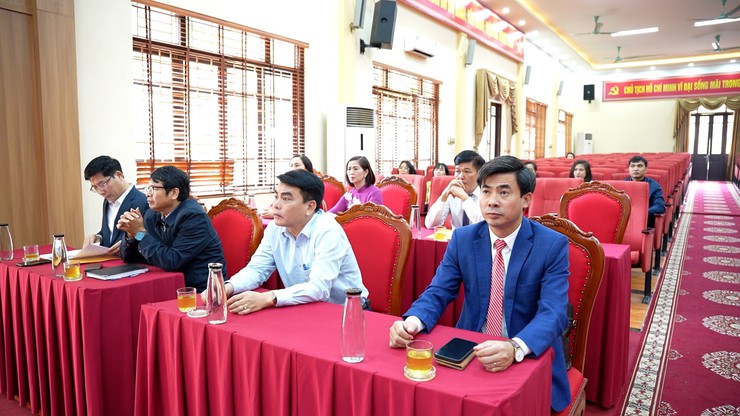 Hội nghị công bố Quyết định thành lập Trung tâm Dịch vụ tổng hợp  và Trạm Y tế xã Dương Hoà- Ảnh 2.