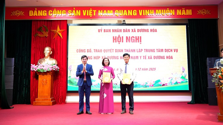 Hội nghị công bố Quyết định thành lập Trung tâm Dịch vụ tổng hợp  và Trạm Y tế xã Dương Hoà- Ảnh 6.