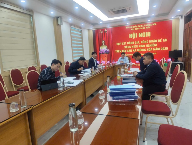 Hội đồng sáng kiến xã Dương Hòa tổ chức họp xét duyệt, đánh giá hiệu quả áp dụng và phạm vi ảnh hưởng của các sáng kiến năm 2025- Ảnh 1.