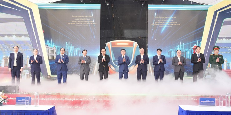 Năm 2025: Dấu ấn bản lề, tạo nền tảng vững chắc cho năm 2026 bứt phá, phát triển- Ảnh 5.