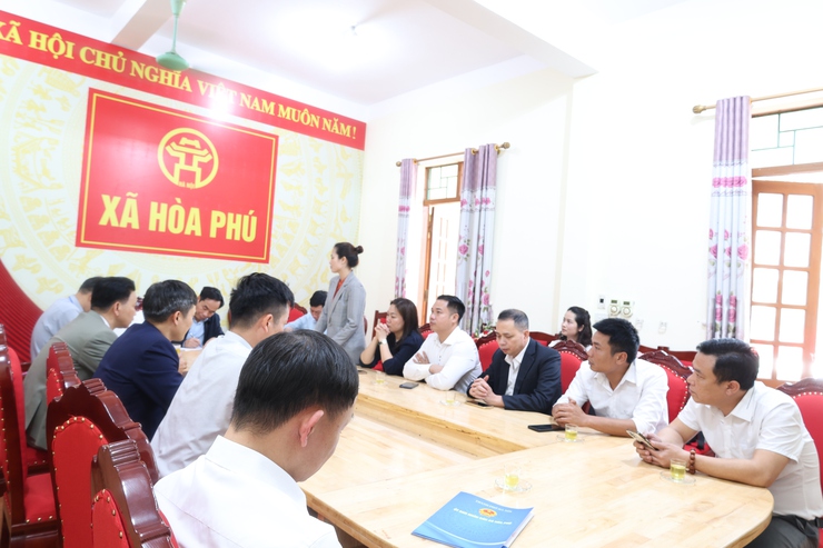 UBND xã Hòa Phú tổ chức hội nghị công bố quyết định tổ chức lại Trạm Y tế xã và bổ nhiệm chức danh lãnh đạo, quản lý- Ảnh 1.