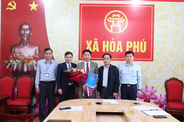 UBND xã Hòa Phú tổ chức hội nghị công bố quyết định tổ chức lại Trạm Y tế xã và bổ nhiệm chức danh lãnh đạo, quản lý- Ảnh 3.