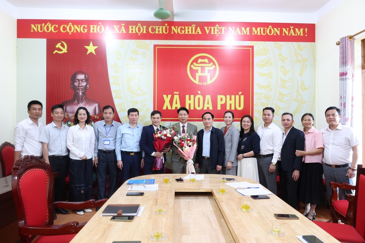 UBND xã Hòa Phú tổ chức hội nghị công bố quyết định tổ chức lại Trạm Y tế xã và bổ nhiệm chức danh lãnh đạo, quản lý- Ảnh 5.