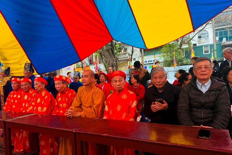 Lễ hội đình Đông Xã: Mạch nguồn văn hóa và tinh thần đoàn kết bên hồ Tây- Ảnh 1.