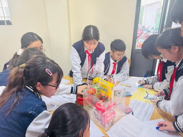 Nhóm Toán 7 - Trường THCS Linh Đàm tổ chức thành công chuyên đề “Sử dụng máy tính cầm tay giải toán – Vận dụng vào chủ đề Một số hình thức khuyến mãi trong kinh doanh”- Ảnh 18.