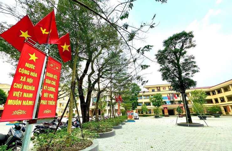 Thạch Thất rực rỡ sắc cờ, đồng lòng hướng về Đại hội XIV của Đảng- Ảnh 2.