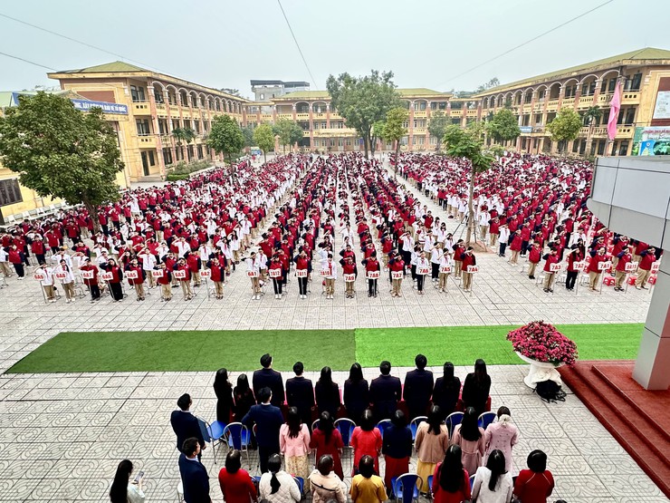 TUYÊN TRUYỀN PHỔ BIẾN GIÁO DỤC PHÁP LUẬT TẠI TRƯỜNG THCS ĐỖ NGỌC DU- Ảnh 4.