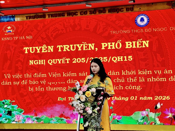 TUYÊN TRUYỀN PHỔ BIẾN GIÁO DỤC PHÁP LUẬT TẠI TRƯỜNG THCS ĐỖ NGỌC DU- Ảnh 1.